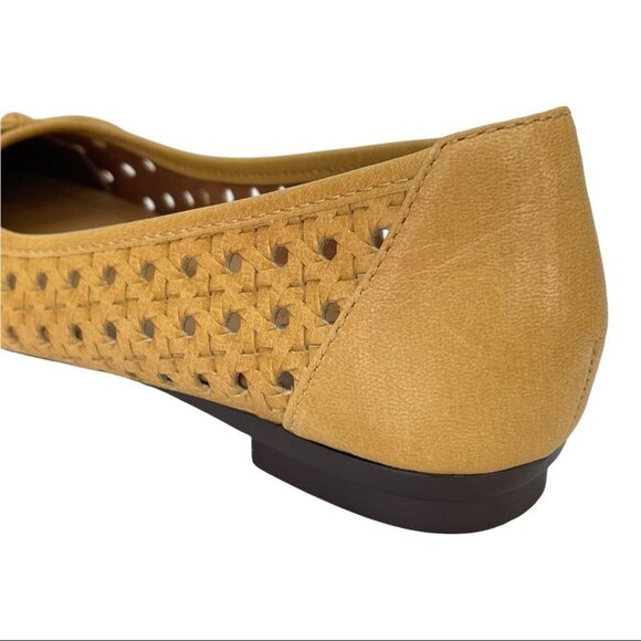 Patricia Nash Bettina Ochre Leather Perforated Bow Accent Womens Flats Size 6M - Picture 8 of 13